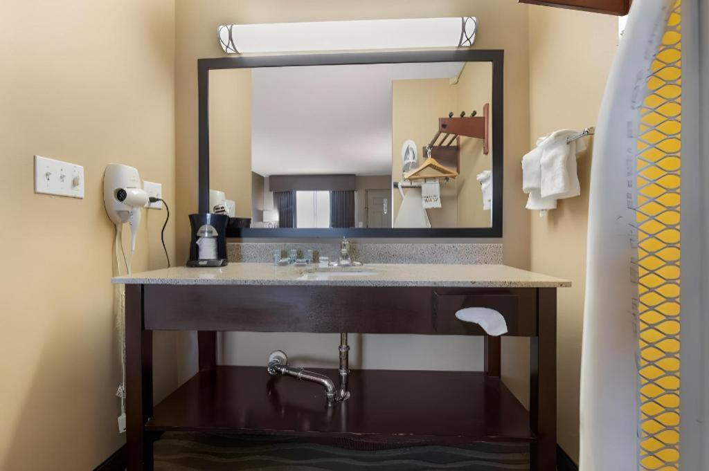 Best Western Taylor Inn Экстерьер фото