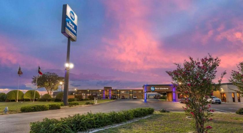 Best Western Taylor Inn Экстерьер фото